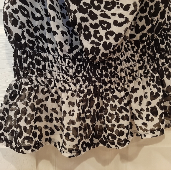 Top - Picture 2 of 3